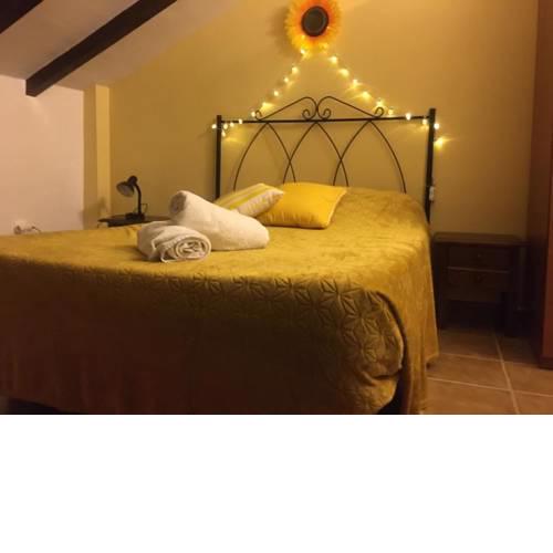 Yellow Room in a villa pet friendly