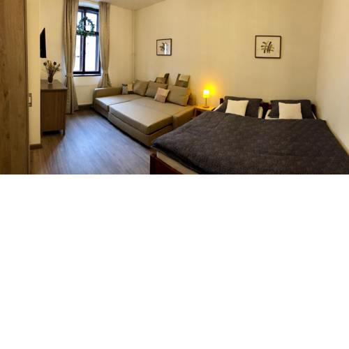 YELLOW STREET APARTMENT