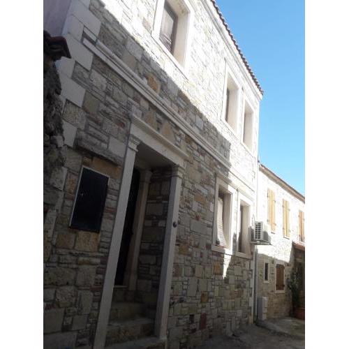 Yenifoça taş ev