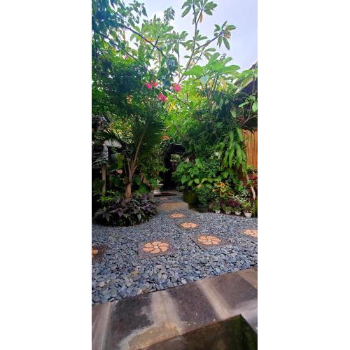 Your Secret Garden Villa - Melasti Beach!