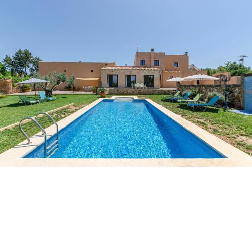 YourHouse Can Covetes, villa with private pool and garden, perfect for families