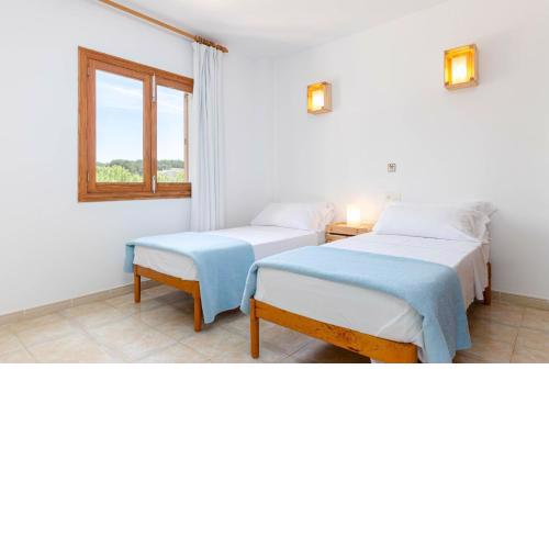 YourHouse La Cabanya 6 apartamentos de playa with shared pool