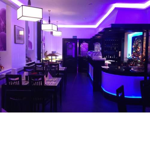 Yumi Hotel Sushi-Steaks & Friends