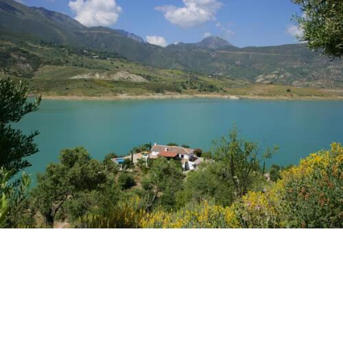 Zahara de la Sierra Villa Sleeps 5 with Pool and Air Con