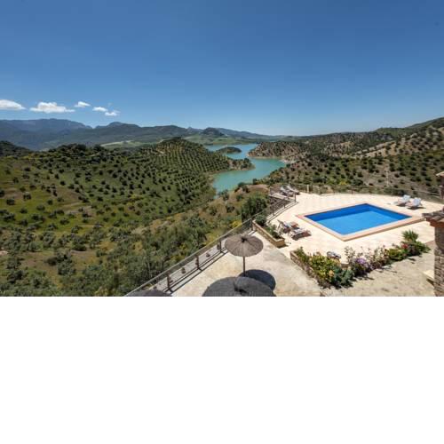 Zahara de la Sierra Villa Sleeps 6 with Pool and Air Con