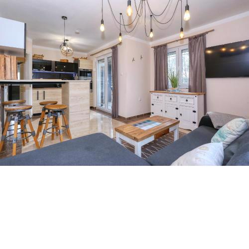 Zaton beach Appartement 2 mit Balkon. Hochmodern und in Strandnähe