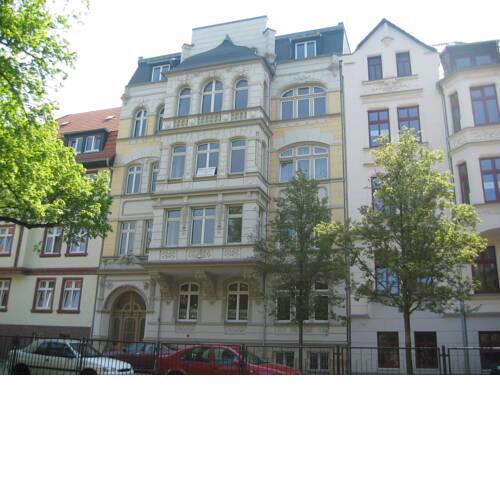 Zeitz Zentrum möbelierte Wohnung, 2Zi;Kü;Bad, 79qm