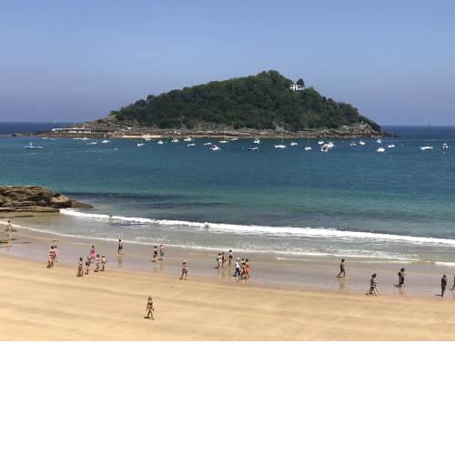 ZEN Seaview Apartment on La Concha Beach