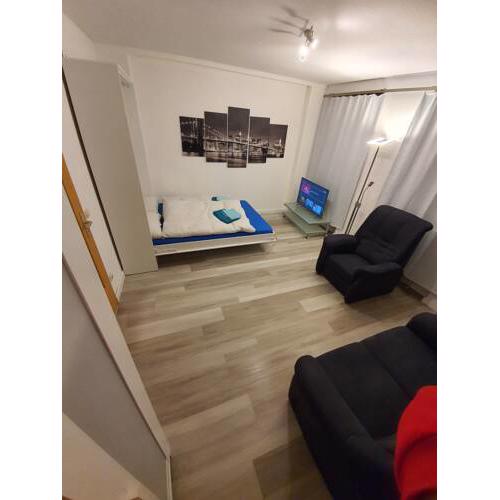 Zentrale EG Wohnung mit Balkon