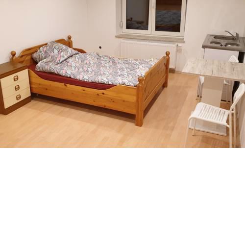 Zimmer mit kleiner Küche
