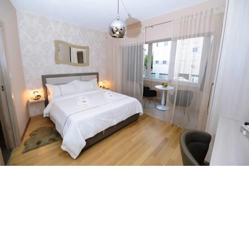 Zoilo Rooms