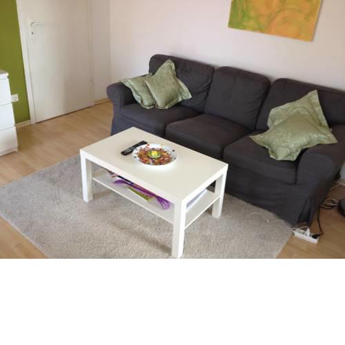 ZV2001 Private Apartments & Rooms near Exhibition Ground (room agency)